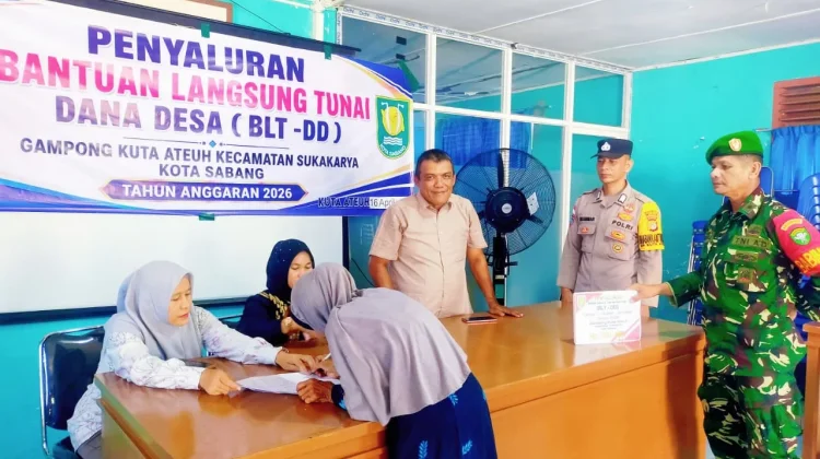 Puluhan Warga Kuta Ateuh Terima BLT Januari–Maret