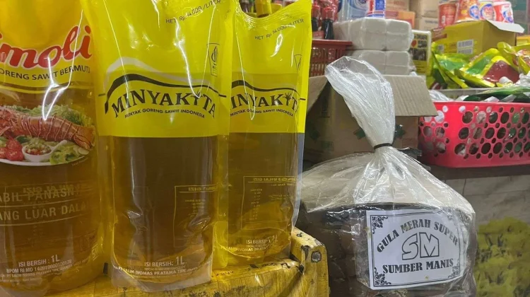 Warga Beralih ke Minyak Kita, Harga Murah Jadi Pilihan di tengah Kenaikan Migor