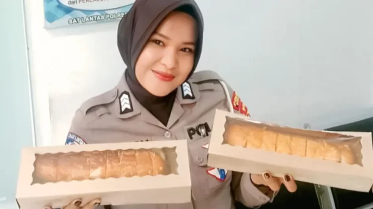 Laris Manis Roti Jhon, Delicious Food Bang Dan’s Raup Cuan