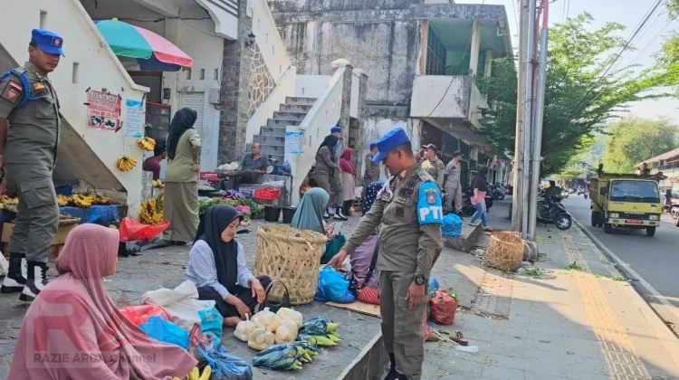 Satpol PP Sabang Awasi Trotoar dan Pasar Pagi dari Lapak Liar