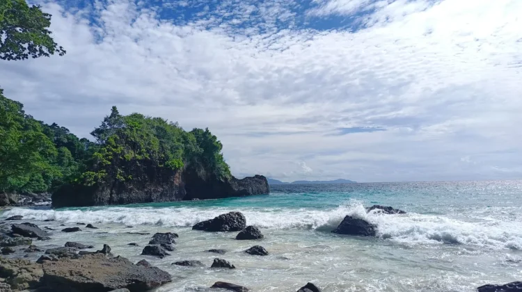 Batu Kapal Iboih, Surga Tersembunyi di Ujung Barat Indonesia