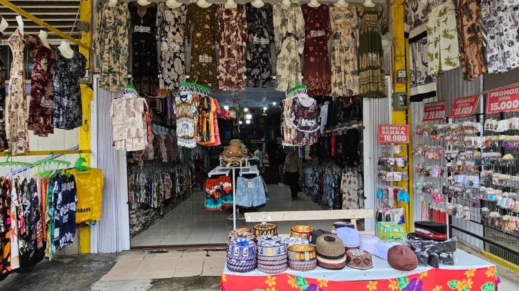 Jelang Libur Panjang, Pedagang Souvenir di Sabang Kebanjiran Pembeli