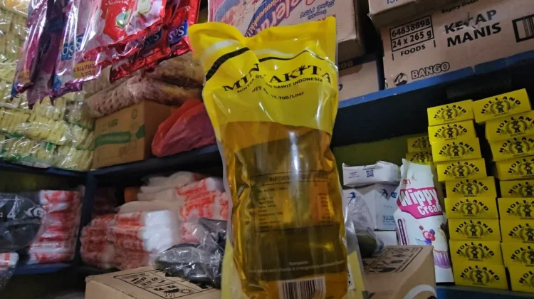 Stok Minyak Kita di Pasar Induk Menipis, Pedagang Harap Bulog Tambah Pasokkan