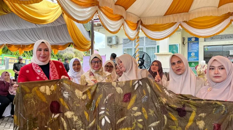 Dari Daun Jadi Fashion, Ecoprint Ie Meule Makin Dilirik