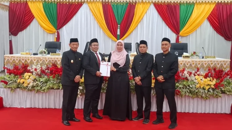 DPRK Sabang Serahkan Rekomendasi LKPJ Wali Kota Tahun Anggaran 2025