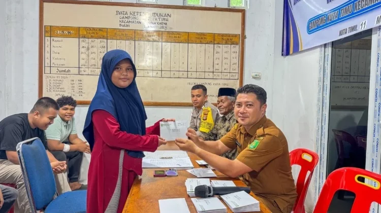 Anak Yatim Kuta Timu Terima Santunan Pemerintah Gampong