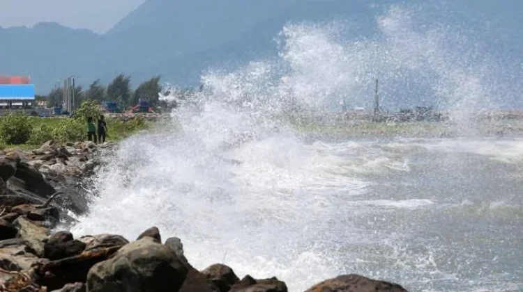 BMKG Keluarkan Imbauan Waspada Gelombang Tinggi dan Angin Kencang di Sabang