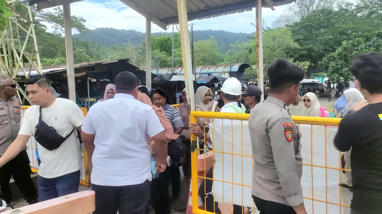 Arus Penumpang Pelabuhan Balohan Mulai Padat