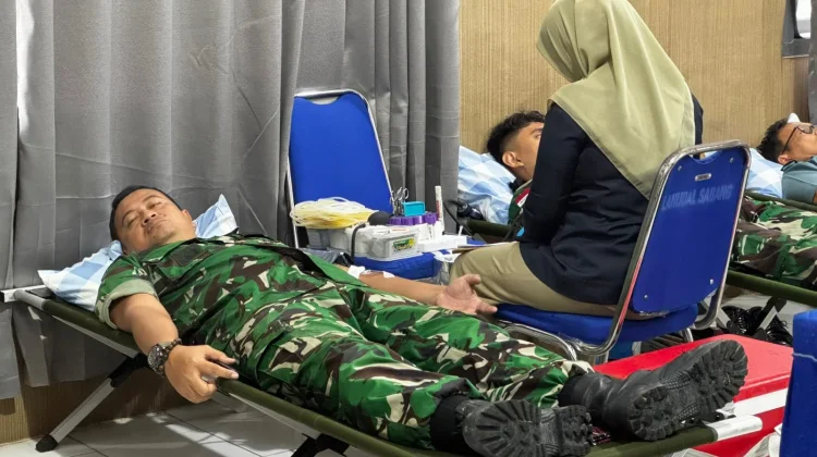 Puluhan Warga Sabang Donorkan Darah dalam Baksos HUT Penerbangan TNI AL