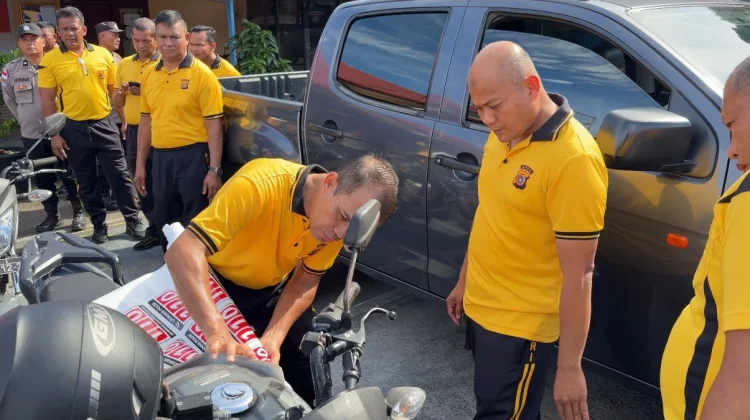 Polres Sabang Pasang Logo Layanan Polisi 110 di Kendaraan Dinas