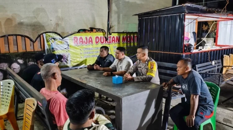 Kuta Timu Tertibkan Tempat Usaha di Kawasan Jembatan Kaca