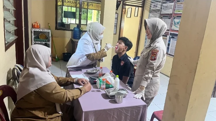 Bakti Kesehatan Klinik Polres Sabang Sambut HUT Bhayangkara ke-80