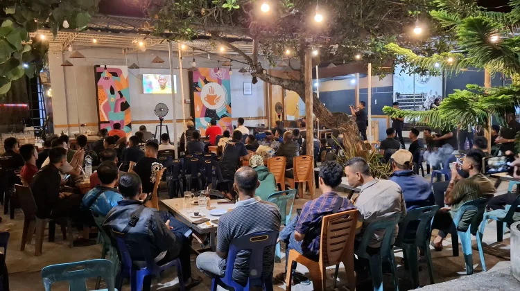 Puluhan Warga Sabang Nobar Laga Perdana Piala Dunia 2026 di Warung Kopi