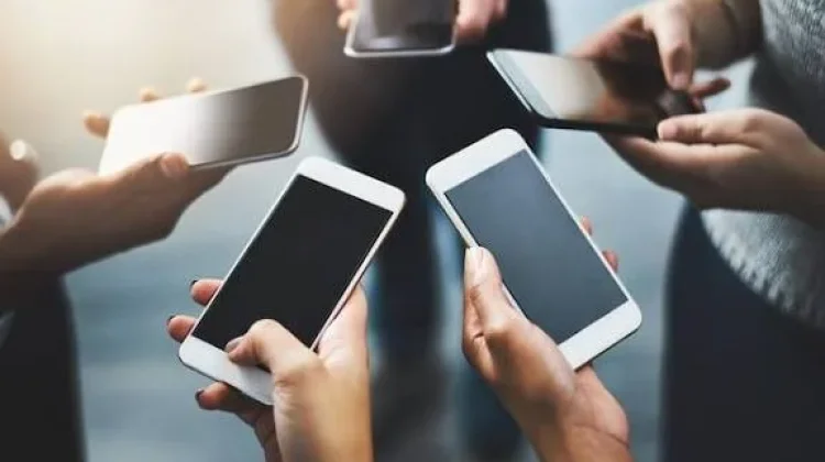 Klik Cerdas di Medsos, Jejak Digital Bisa Pengaruhi Masa Depan Anak