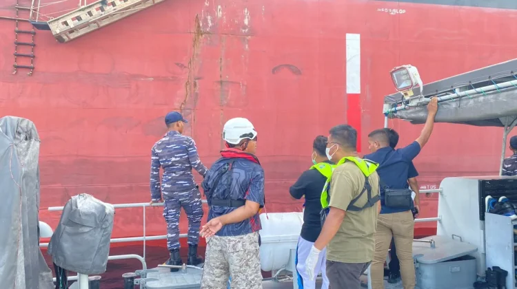 KSOP Evakuasi Kru Kapal Asing di Perairan Teluk Sabang