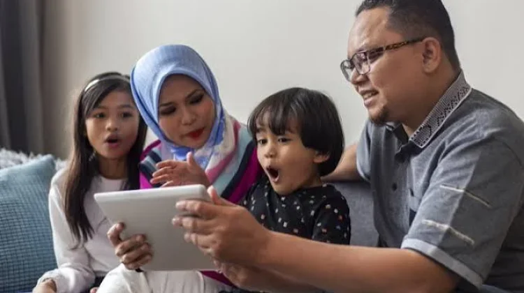 Orang Tua Perlu Membatasi Penggunaan Gadget pada Anak