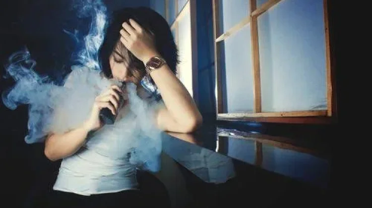 Kenali Dampak Bahaya Rokok Vape bagi Kesehatan