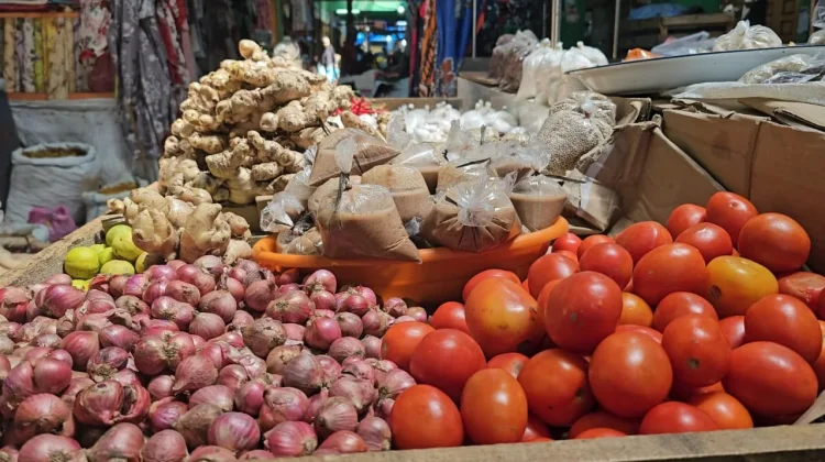 Bawang Merah dan Tomat Alami Penurunan Harga di Sabang