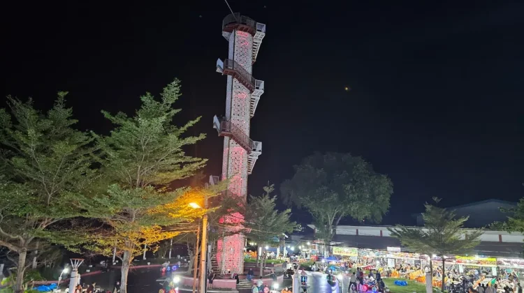 Menara Merah Putih Sabang Tawarkan Panorama Laut yang Memikat