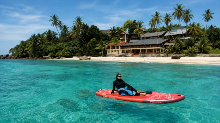 Wisata Paddle Board di Sumur Tiga Tetap Diminati pada Hari Biasa