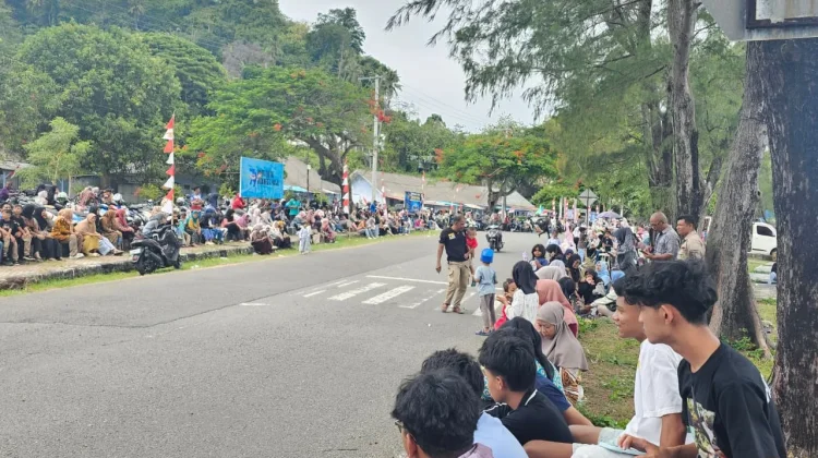Ribuan Warga Sabang Antusias Saksikan Pawai Karnaval HUT RI