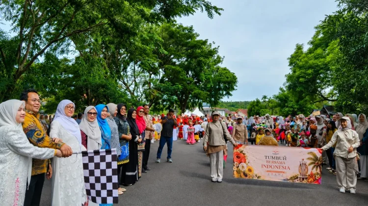 Kenalkan Makna Kemerdekaan sejak Dini, Siswa TK Semarakkan Pawai di Sabang