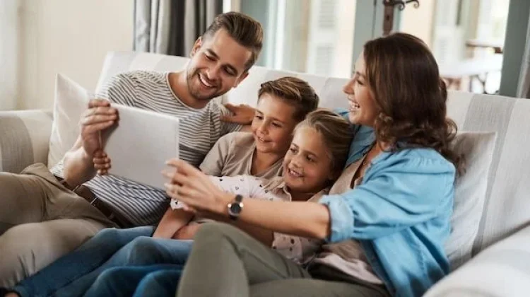 Orang Tua Perlu Pahami Aktivitas Digital Anak