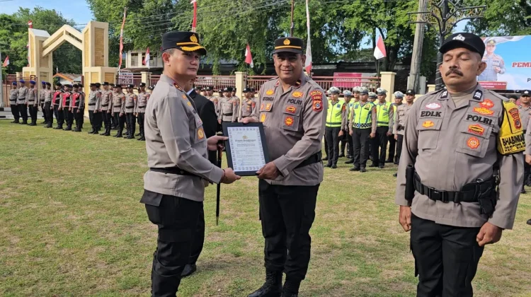 Kibarkan Merah Putih di Bawah Laut, Kapolsek Sukakarya Raih Penghargaan