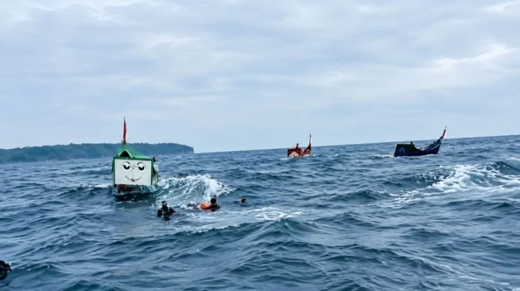 Dihantam Ombak, Boat Nelayan Tenggelam di Jaboi, Sabang