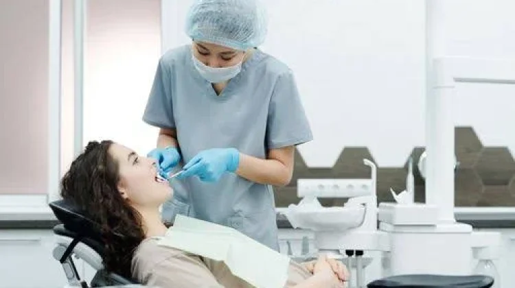 Pentingnya Periksa Gigi Setiap Enam Bulan, Ini Penjelasan Dokter