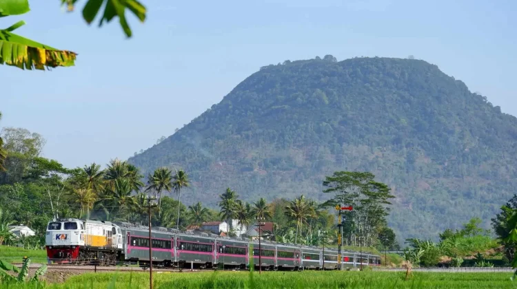 KAI Modernisasi Puluhan Kereta Makan dan Tingkatkan Layanan Konsumsi