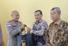 Menjelang Idul Fitri, Polres Sabang Bagikan Paket Lebaran