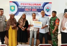TNI-Polri Kawal Penyaluran BLT di Gampong Balohan