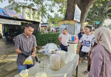 Cuaca Panas di Sabang, Pedagang Es Tebu Diserbu Pembeli