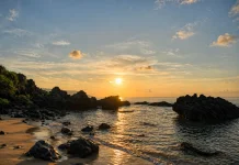 Pantai Kasih Sabang Tawarkan Keindahan Panorama Sunset