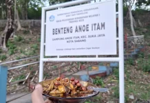 Rujak Khas Benteng Anoi Itam Diburu Wisatawan, Cita Rasa Unik Bikin Ketagihan