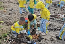 FKH Teurawah dan TK Saqu Nafisa Gelar Aksi Bersih Pantai Sabang
