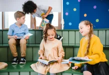 Rumah Baca Solusi Kecanduan Gadget dan Speech Delay pada Anak