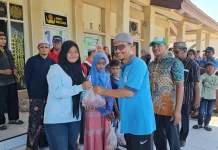 Kemenag Sabang Salurkan Daging Kurban kepada Siswa Sekolah