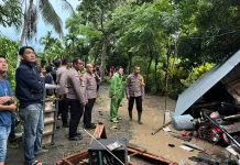 Kapolres Sabang Tinjau Lokasi Longsor, Evakuasi dan Bantu Korban Bencana