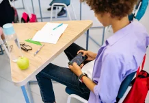 Jangan Lepas Tangan! Ini Tips Sederhana Batasi Gadget pada Anak