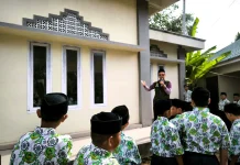 Kemenag Sabang Kenalkan Rashdul Kiblat kepada Siswa Madrasah