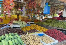 Pedagang Buah di Sabang Prediksi Penjualan Meningkat jelang Akhir Pekan