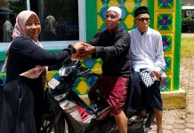 Ratusan Paket Jumat Berkah Dibagikan untuk Jamaah di Sabang