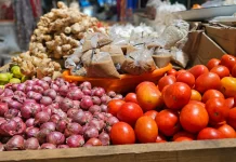 Harga Bawang dan Tomat di Pasar Induk Sabang Stabil