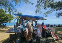 Cuaca Panas Dongkrak Omzet Pedagang Minuman di Sabang