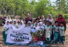 Siswa Sekolah di Sabang Field Trip Edukasi Budidaya Buah Naga