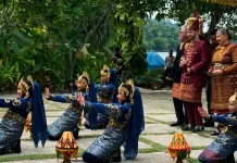 Bule Australia Nikahi Gadis Malaysia di Sabang dengan Adat Aceh