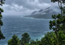 Kabut dan Hujan Hadirkan Suasana Berbeda di Ujung Seuke