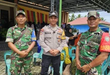 Sinergi TNI-Polri Amankan Pelayanan IKD Jemput Bola di Paya Seunara